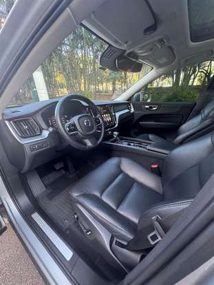 VOLVO-XC60-2.0 T5 GASOLINA MOMENTUM AWD GEARTRONIC VOLVO-XC60-2017