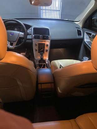 VOLVO-XC60-2016