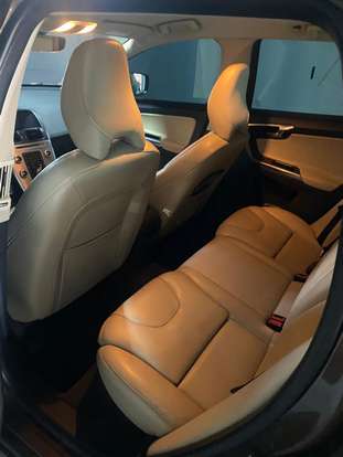 VOLVO-XC60-2016