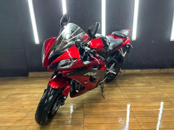 YAMAHA YZF-R6 