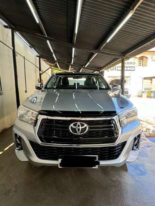 TOYOTA-HILUX-2019