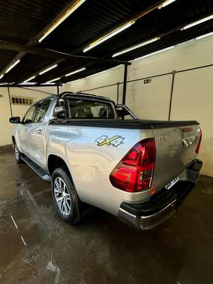 TOYOTA-HILUX-2.7 SRV 4X4 CD 16V FLEX 4P AUTOMÁTICO TOYOTA-HILUX-2019