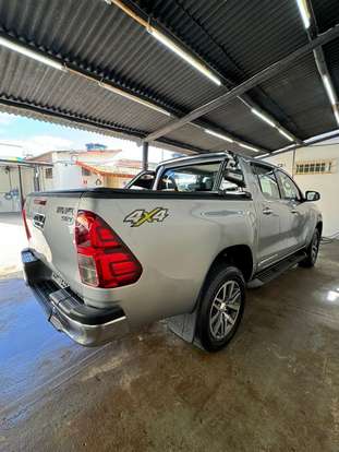 TOYOTA-HILUX-2019