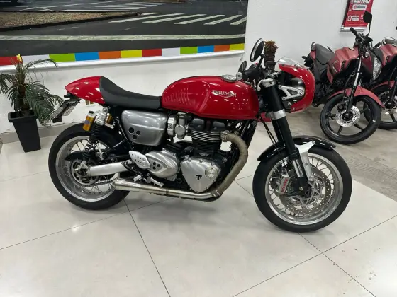 TRIUMPH THRUXTON R TRIUMPH THRUXTON R
