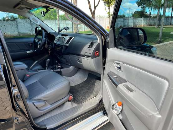 TOYOTA-HILUX-3.0 SRV 4X4 CD 16V TURBO INTERCOOLER DIESEL 4P AUTOMÁTICO TOYOTA-HILUX-2014