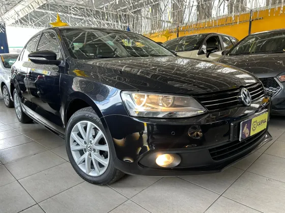 VOLKSWAGEN JETTA 2.0 COMFORTLINE FLEX 4P TIPTRONIC