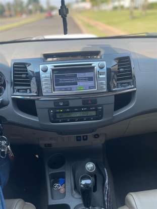 TOYOTA-HILUX SW4-2013
