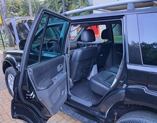 MITSUBISHI-PAJERO SPORT-2010