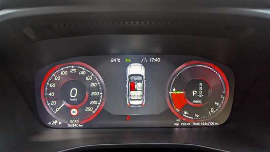 VOLVO-XC40-2020