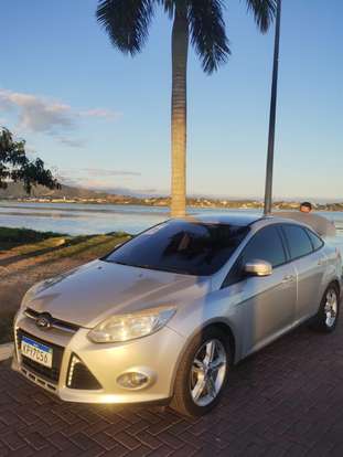 FORD-FOCUS-2013