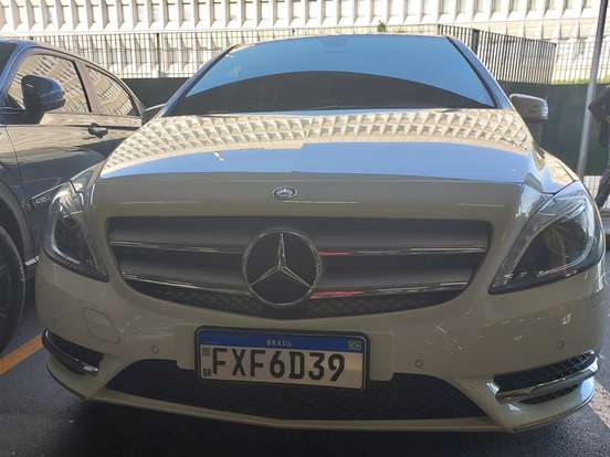 MERCEDES-BENZ-B 200-1.6 SPORT TURBO GASOLINA 4P AUTOMÁTICO MERCEDES-BENZ-B 200-2013