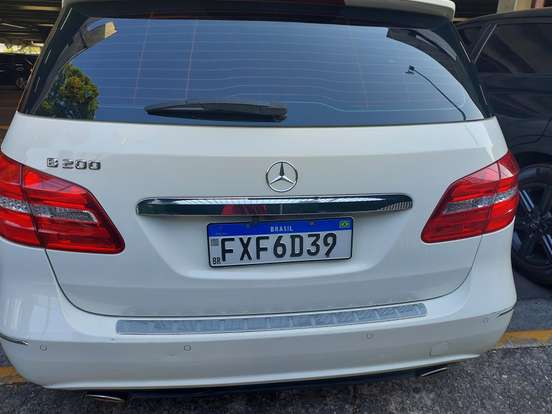 MERCEDES-BENZ-B 200-1.6 SPORT TURBO GASOLINA 4P AUTOMÁTICO MERCEDES-BENZ-B 200-2013