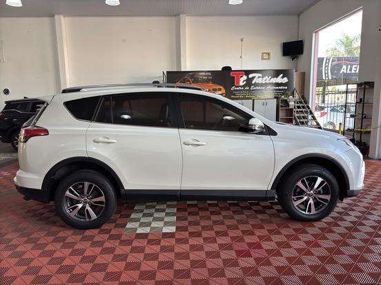 TOYOTA-RAV4-2018