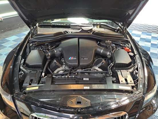 BMW-M6-2005