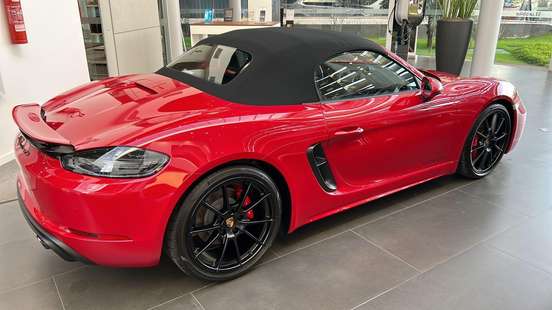 PORSCHE-718-2023