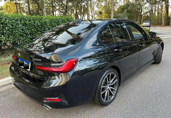 BMW-320i-2019