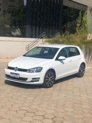 VOLKSWAGEN-GOLF-2014