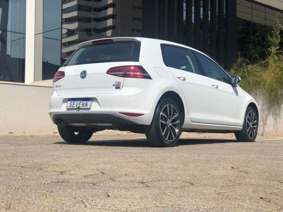 VOLKSWAGEN-GOLF-1.4 TSI HIGHLINE 16V GASOLINA 4P AUTOMÁTICO VOLKSWAGEN-GOLF-2014