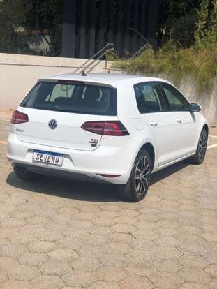 VOLKSWAGEN-GOLF-2014