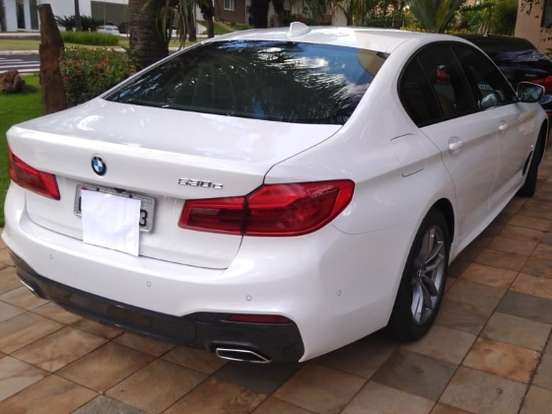 BMW-530e-2019
