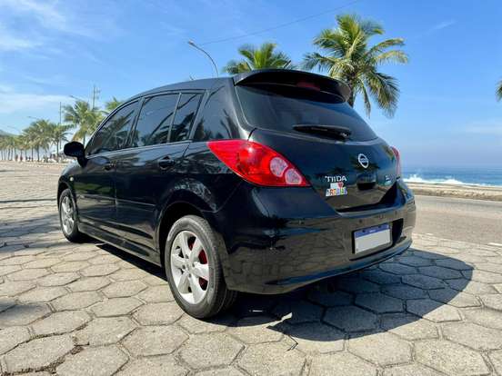 NISSAN-TIIDA-2011