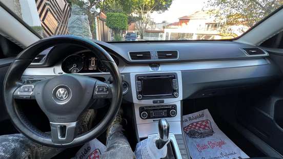 VOLKSWAGEN-PASSAT VARIANT-2011