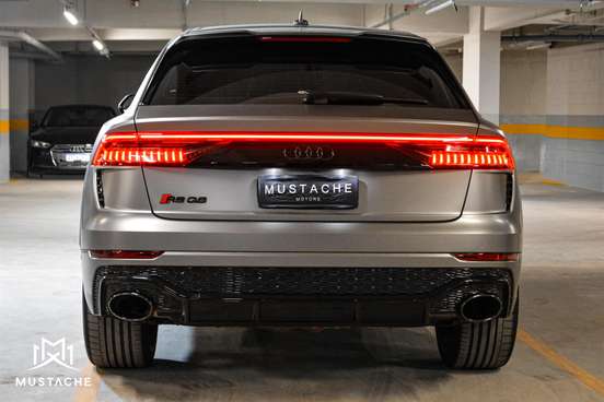AUDI-RS Q8-2020