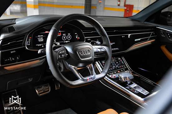 AUDI-RS Q8-2020