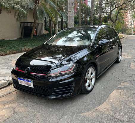 VOLKSWAGEN-GOLF-2017