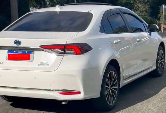 TOYOTA-COROLLA-2023