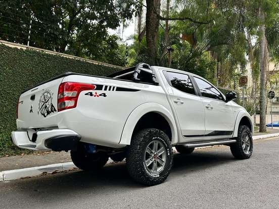 MITSUBISHI-L200 TRITON-2020