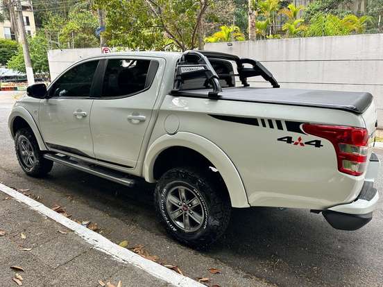 MITSUBISHI-L200 TRITON-2.4 16V TURBO DIESEL SPORT GLX CD 4P 4X4 MANUAL MITSUBISHI-L200 TRITON-2020