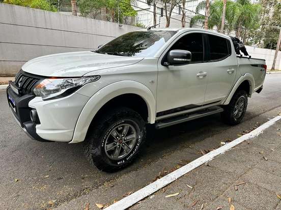 MITSUBISHI-L200 TRITON-2.4 16V TURBO DIESEL SPORT GLX CD 4P 4X4 MANUAL MITSUBISHI-L200 TRITON-2020