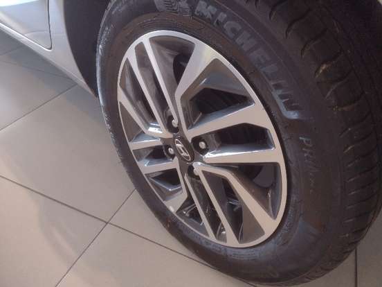 HYUNDAI-HB20-2024