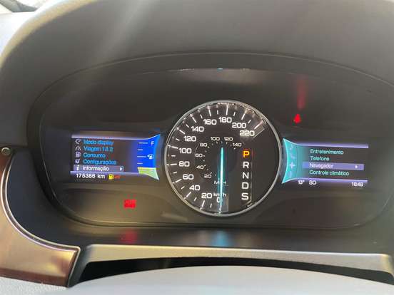 FORD-EDGE-2012