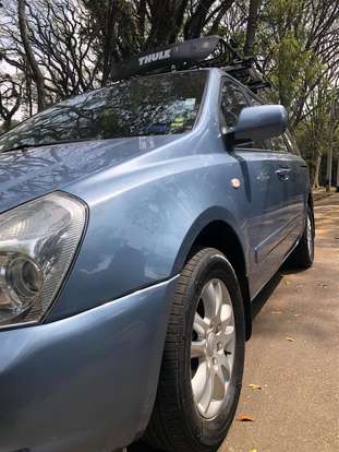 KIA-CARNIVAL-2007