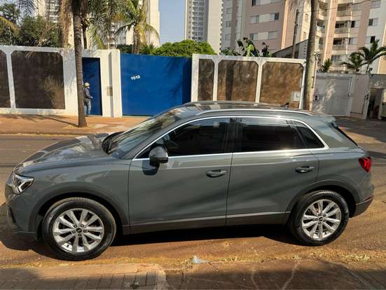 AUDI-Q3-2020