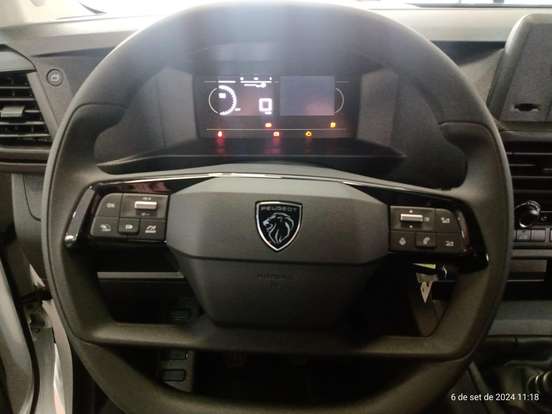 PEUGEOT-EXPERT-2024