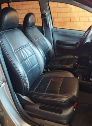 VOLKSWAGEN-SPACEFOX-2008