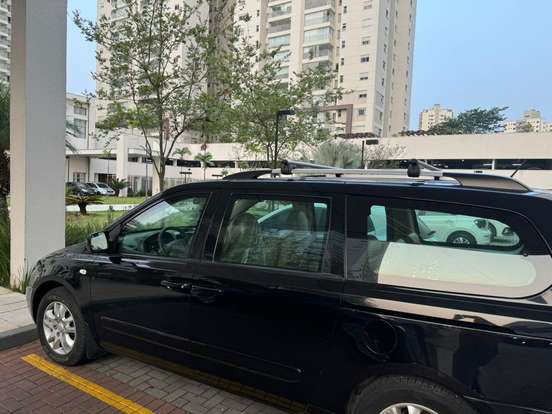 KIA-CARNIVAL-2008