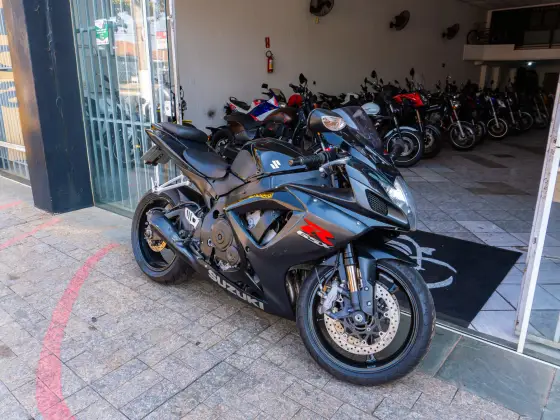 SUZUKI GSX-R750 