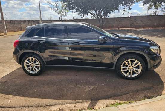 MERCEDES-BENZ-GLA 200-2015