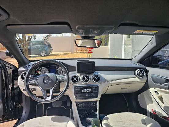 MERCEDES-BENZ-GLA 200-2015
