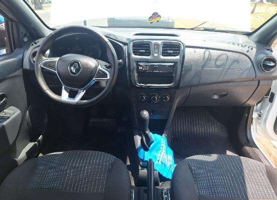 RENAULT-LOGAN-2020