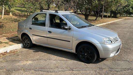 RENAULT-LOGAN-2009