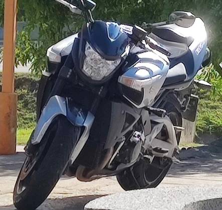 SUZUKI B-KING 