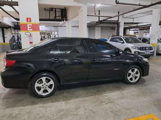 TOYOTA-COROLLA-2013