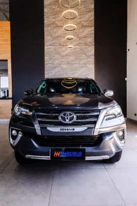 TOYOTA HILUX SW4 2.8 SRX 4X4 16V TURBO INTERCOOLER DIESEL 4P AUTOMÁTICO