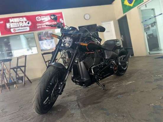 HARLEY-DAVIDSON-SOFTAIL FXDR 114-2019