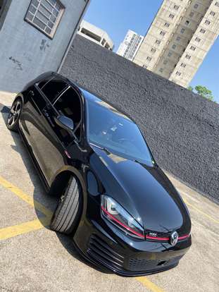 VOLKSWAGEN-GOLF-2017
